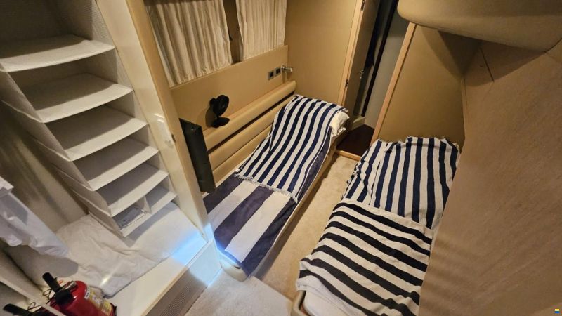 Ferretti 550
