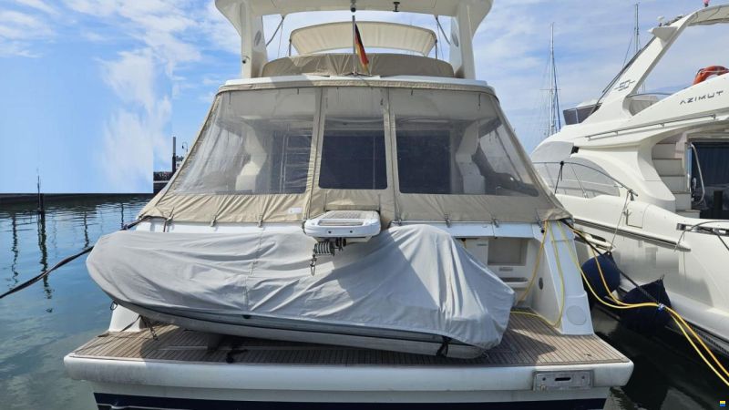 Ferretti 550