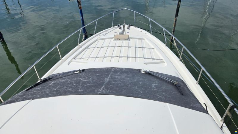 Ferretti 550