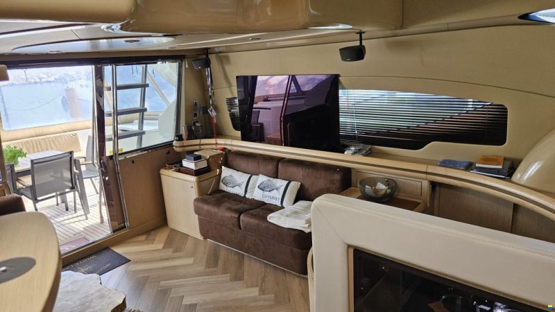 Ferretti 550