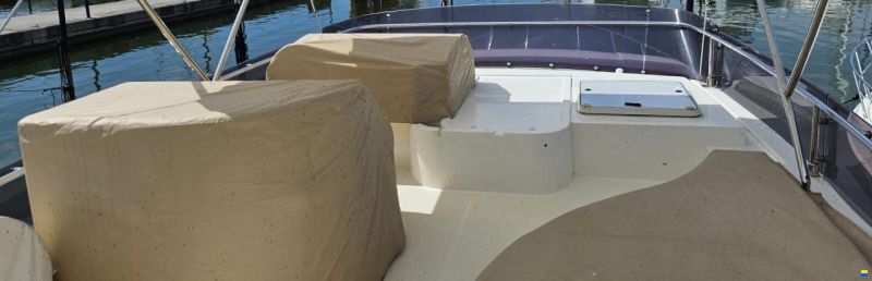 Ferretti 550