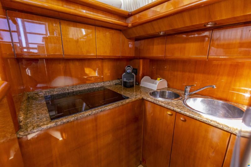 Ferretti 480 Fly