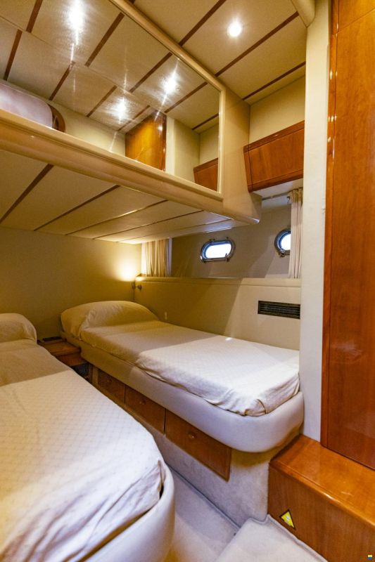 Ferretti 480 Fly