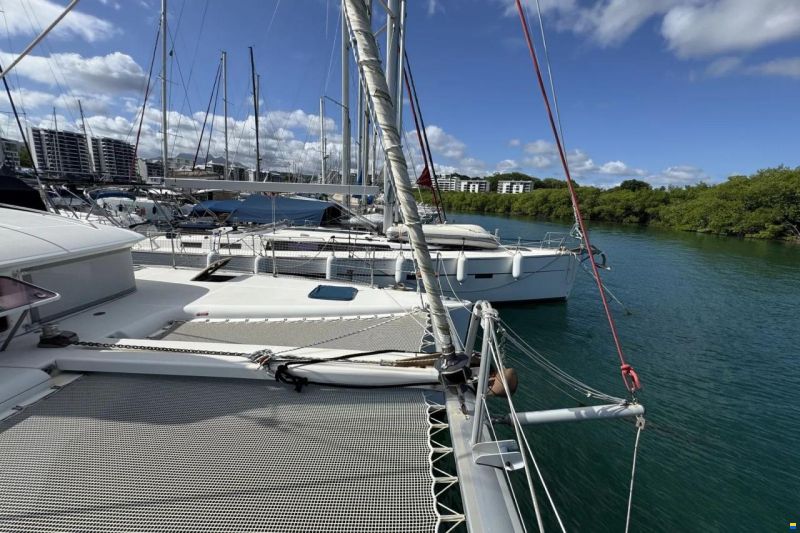 Lagoon 400