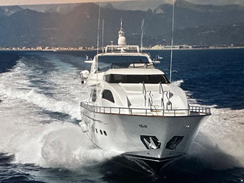 Falcon Yachts 102