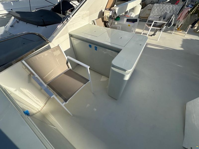Falcon Yachts 102