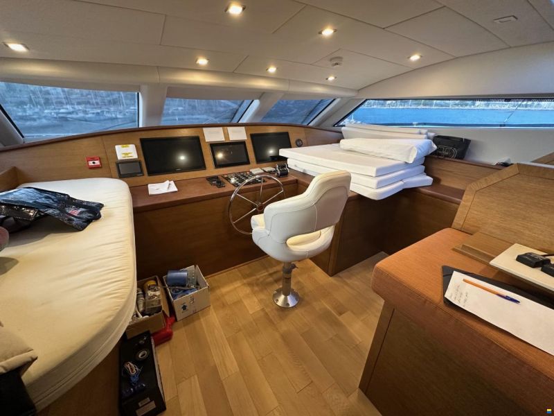 Falcon Yachts 102