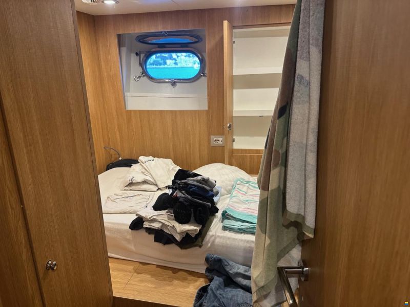 Falcon Yachts 102