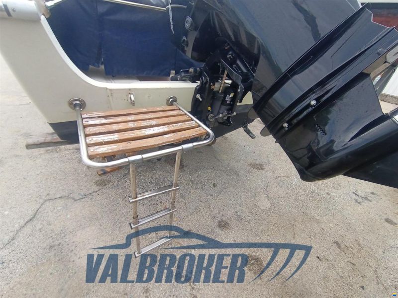 Boston Whaler OUTRAGE 22