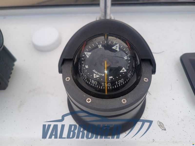 Boston Whaler OUTRAGE 22