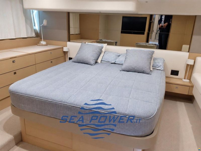 Princess Yachts. F 49