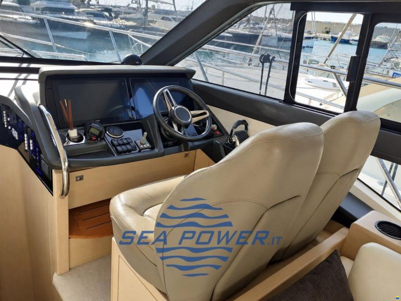 Princess Yachts. F 49