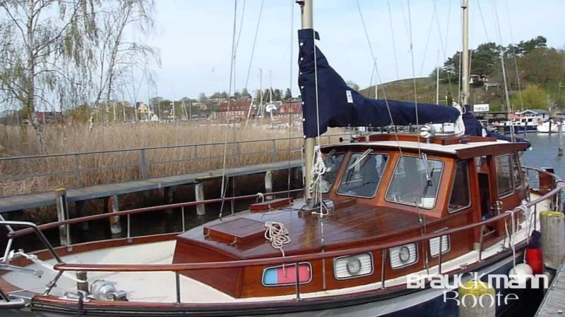 Nauticat 33