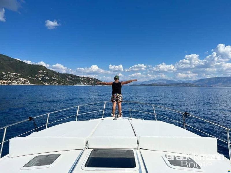 Sea Ray 37