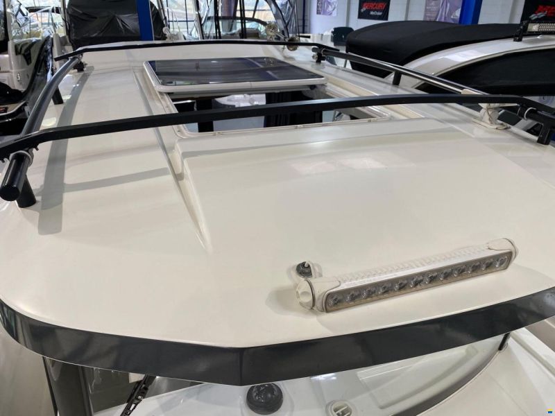 Jeanneau MF 695 Marlin