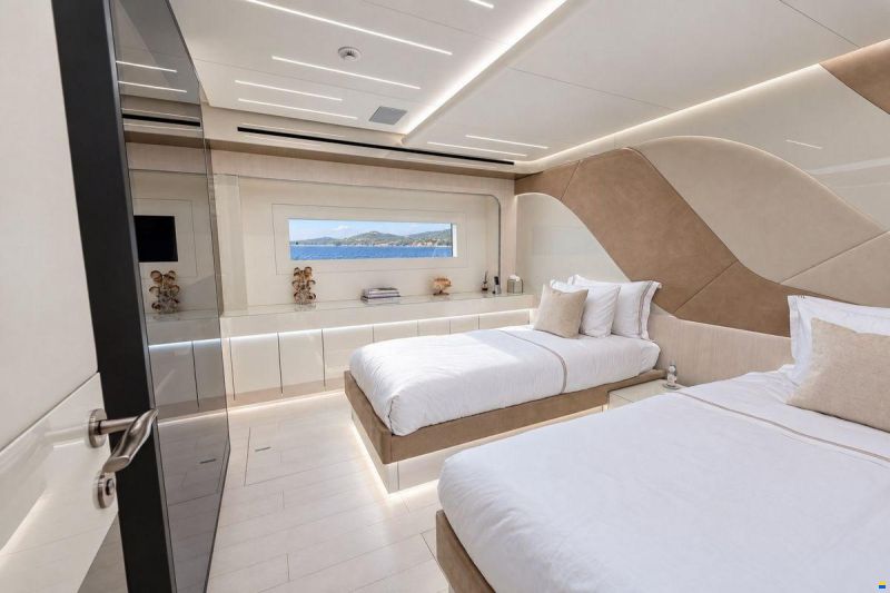 Overmarine Mangusta 165 REV