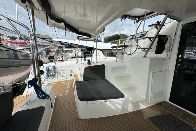 Lagoon 42