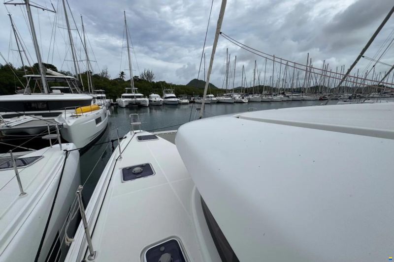 Lagoon 42