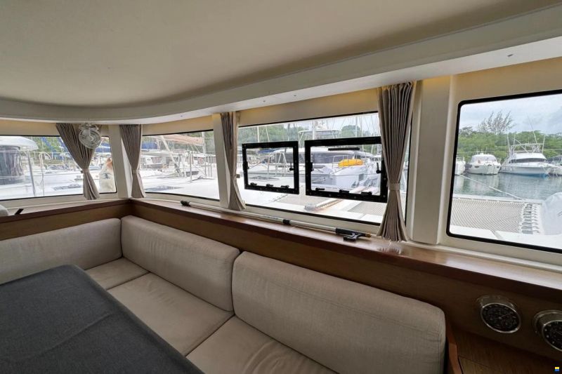 Lagoon 42
