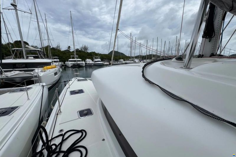 Lagoon 42