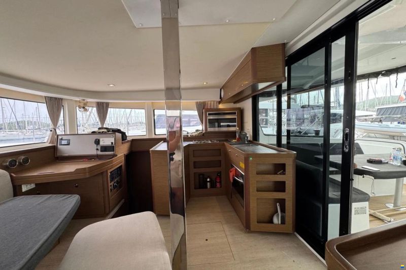 Lagoon 42