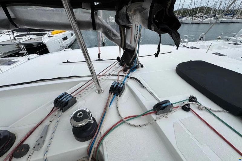 Lagoon 42