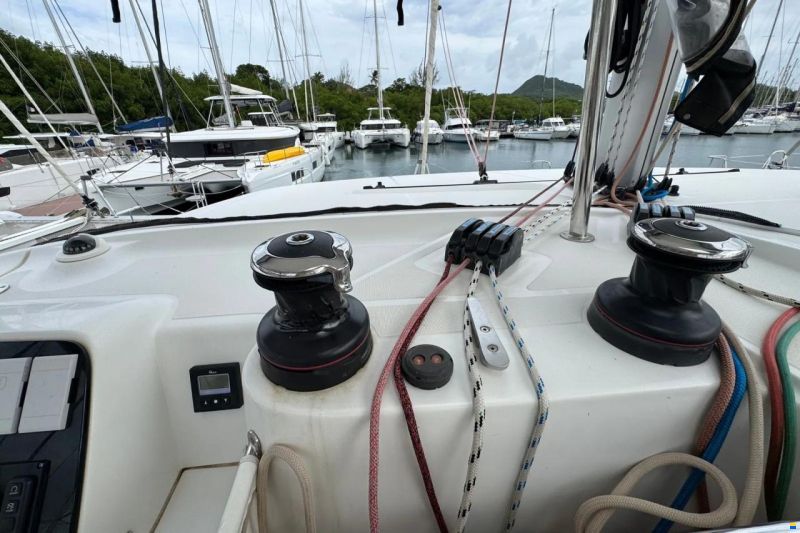Lagoon 42
