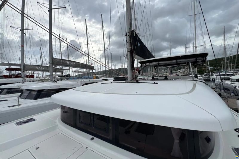 Lagoon 42