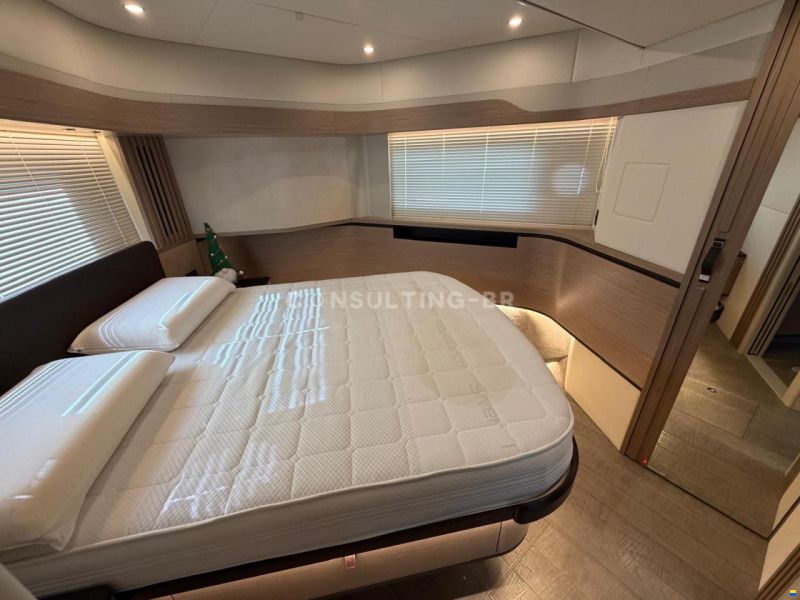 Absolute Navetta 52