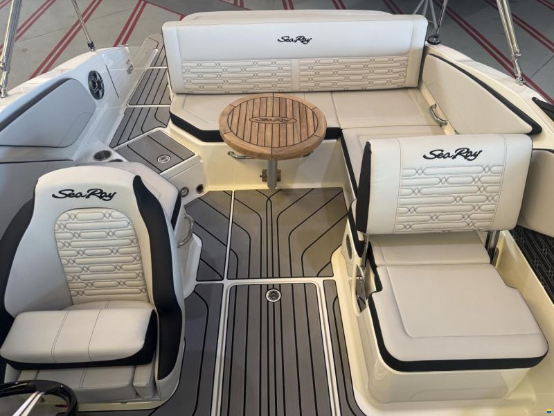 Sea Ray 210 SPX