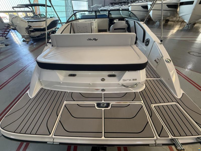 Sea Ray 210 SPX