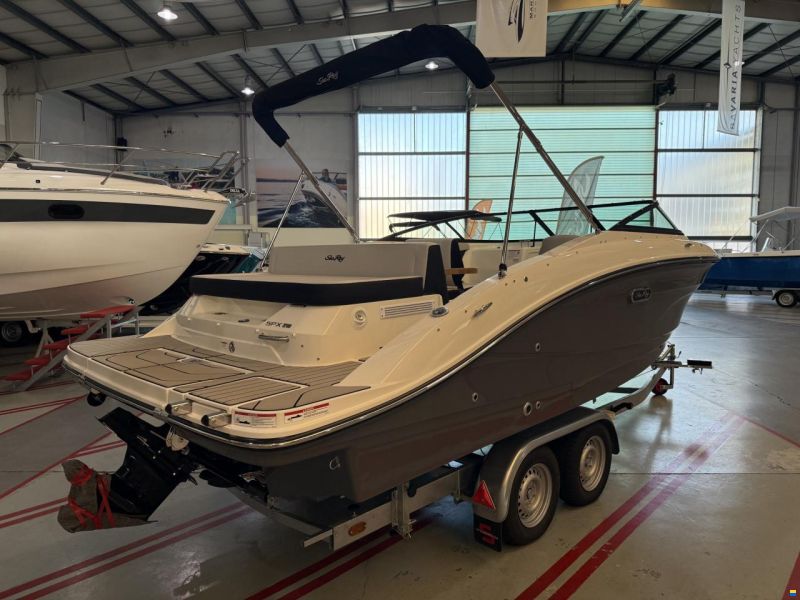 Sea Ray 210 SPX