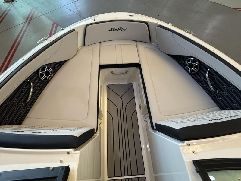 Sea Ray 210 SPX
