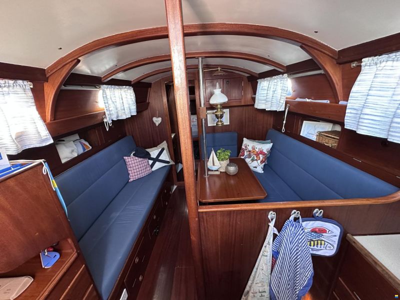 Hallberg-Rassy Mistral 33