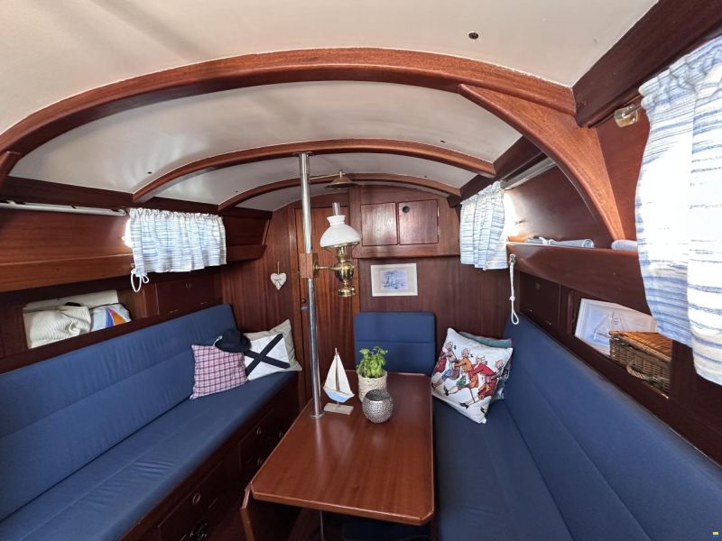 Hallberg-Rassy Mistral 33