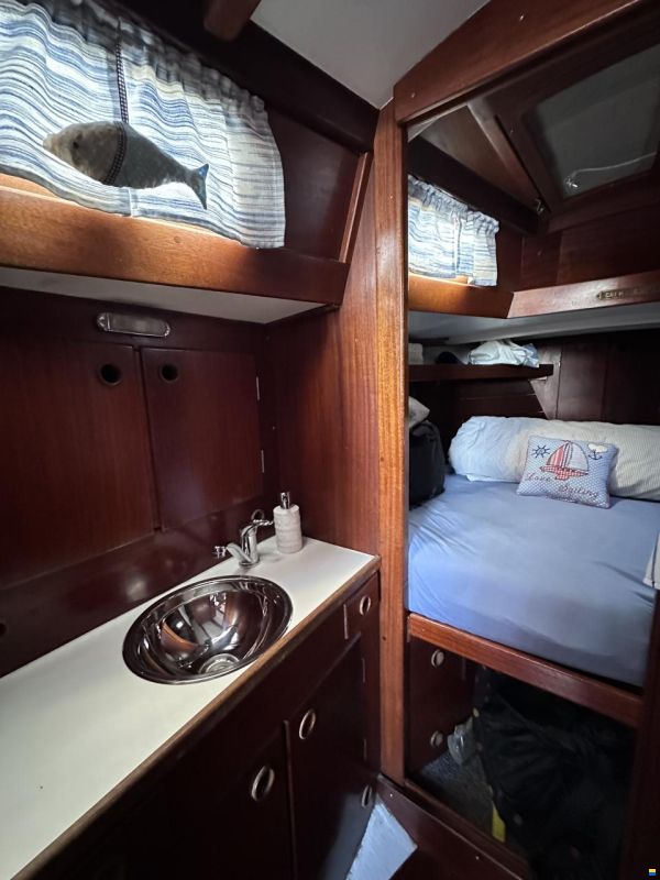 Hallberg-Rassy Mistral 33