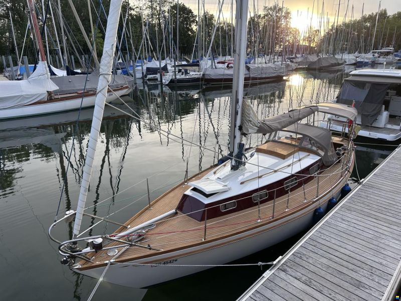 Hallberg-Rassy Mistral 33