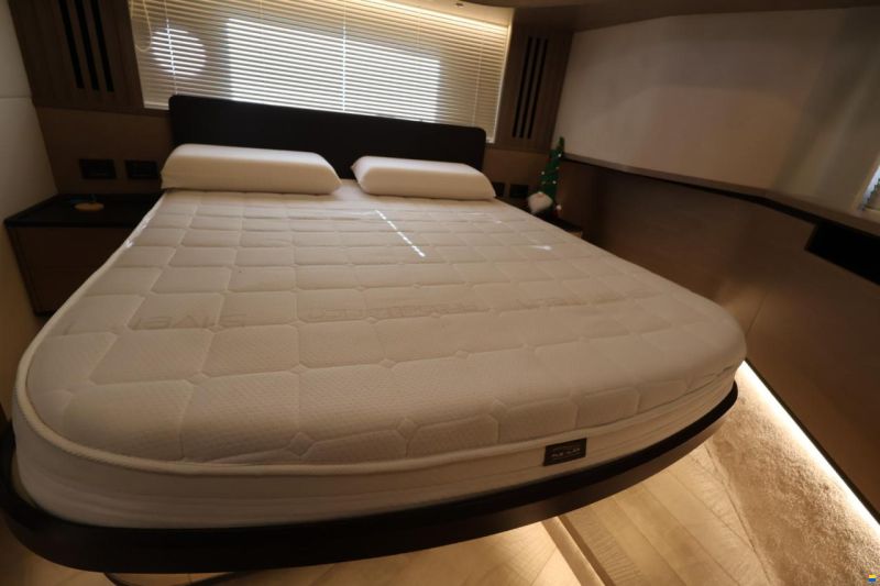 Absolute Navetta 52