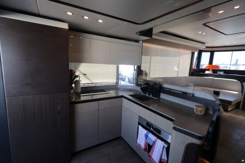 Absolute Navetta 52