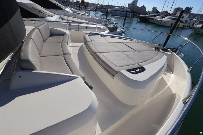 Absolute Navetta 52