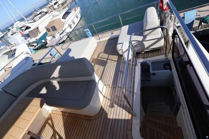 Absolute Navetta 52