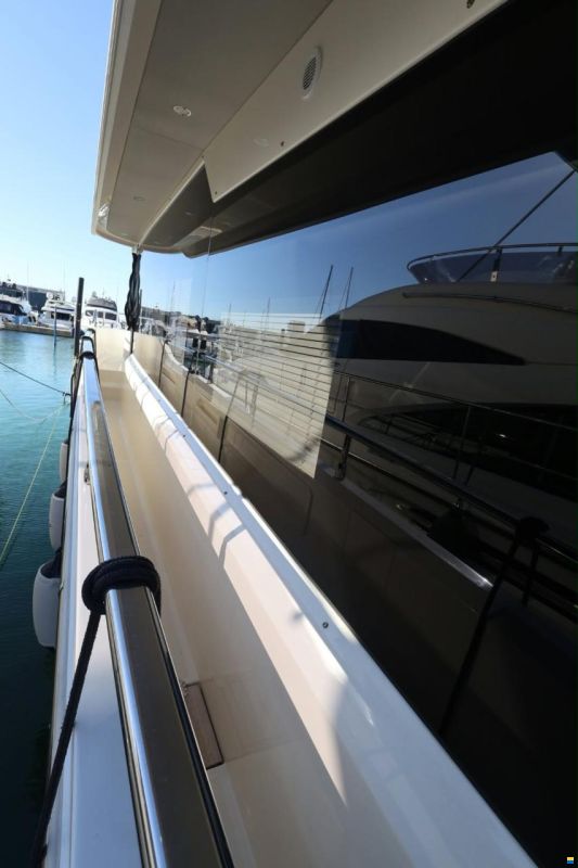 Absolute Navetta 52