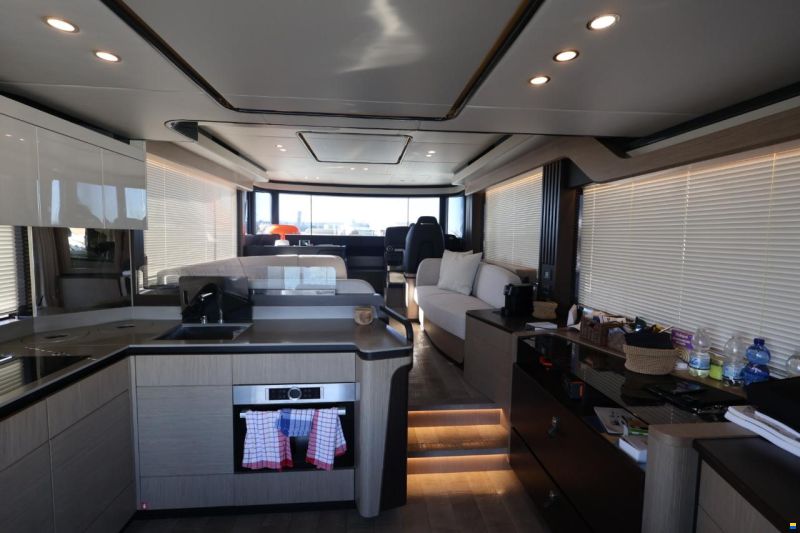 Absolute Navetta 52
