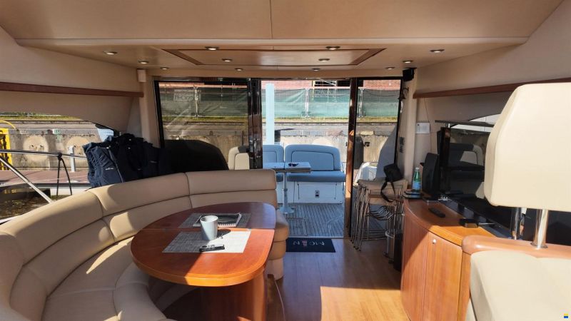 Sunseeker Predator 52