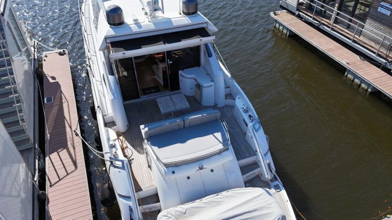 Sunseeker Predator 52