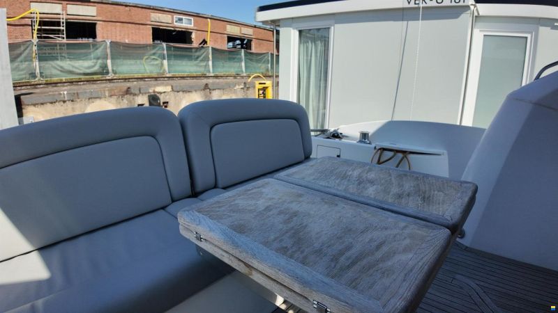 Sunseeker Predator 52