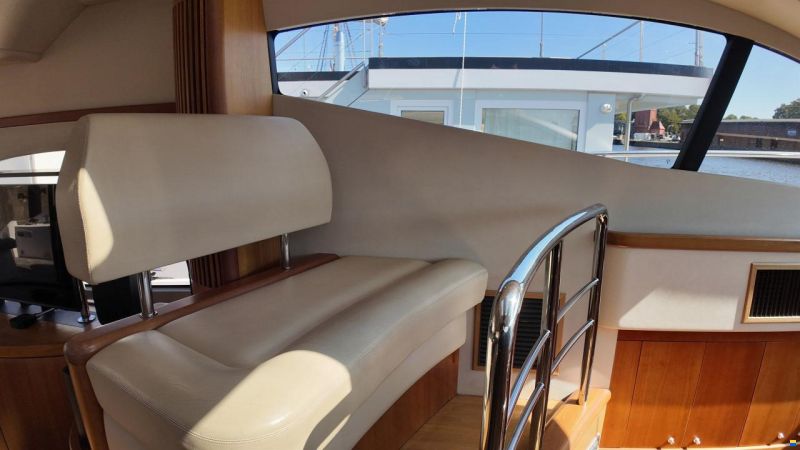 Sunseeker Predator 52
