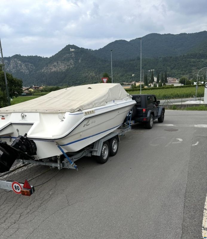 Sea Ray 200 Cuddy Cabin