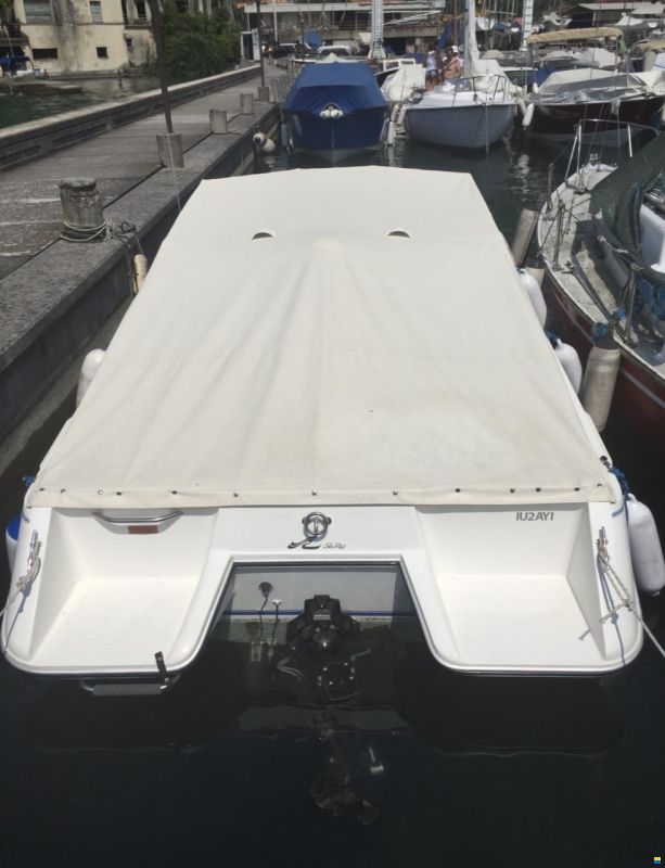 Sea Ray 200 Cuddy Cabin