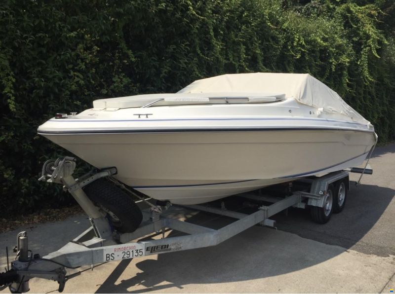 Sea Ray 200 Cuddy Cabin